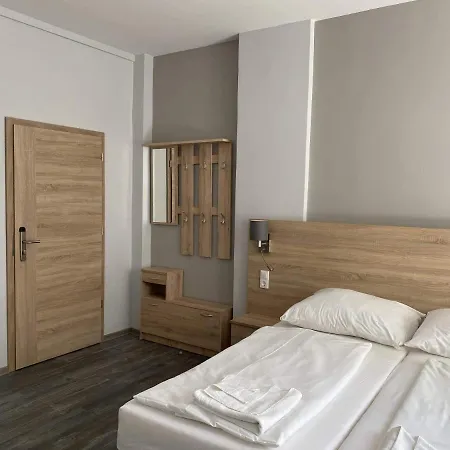 فندق مبيت وإفطار Kis Szieszta Panzio Balatonboglár