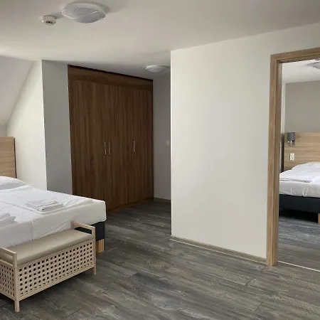 Kis Szieszta Panzio 3* Balatonboglar