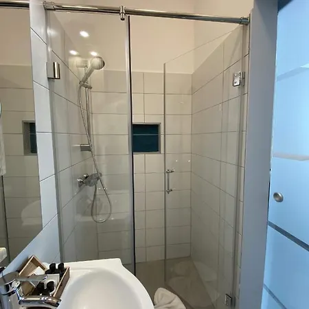 فندق مبيت وإفطار Kis Szieszta Panzio 3*