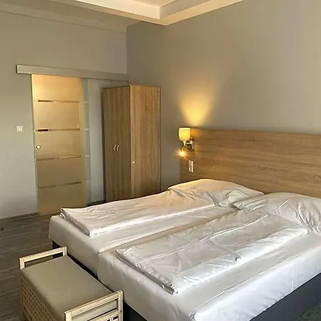 Kis Szieszta Panzio 3* Balatonboglár