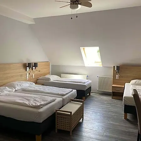 فندق مبيت وإفطار Kis Szieszta Panzio Balatonboglár
