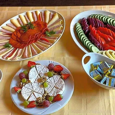 فندق مبيت وإفطار Kis Szieszta Panzio Balatonboglár