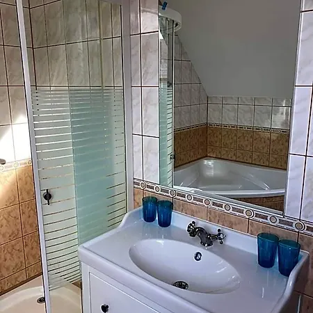 فندق مبيت وإفطار Kis Szieszta Panzio Balatonboglár