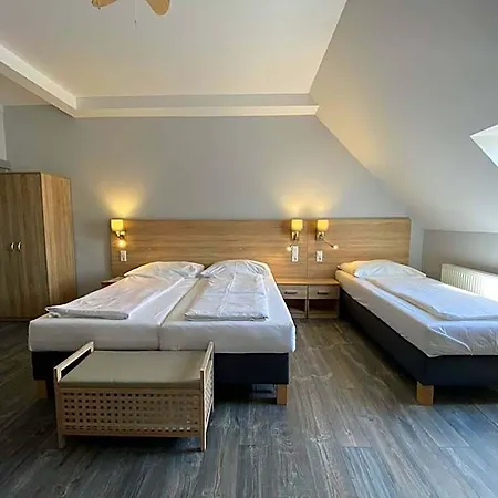 Kis Szieszta Panzio 3* Balatonboglár