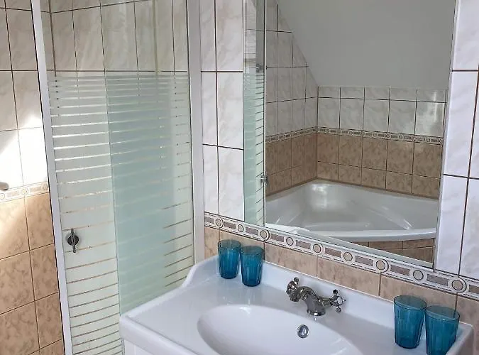 Kis Szieszta Panzio Bed & Breakfast 3*